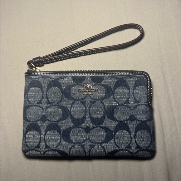 Coach Handbags - Coach Corner Zip Wristlet In Signature Chambray